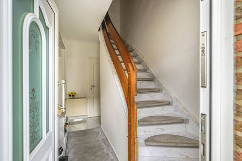 Treppenhaus - 5 Zimmer Einfamilienhaus in Übach-Palenberg