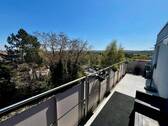 Balkon/ Ausblick - 3 Zimmer Etagenwohnung zum Kaufen in Kaiserslautern