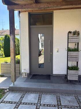 Eingang - 4 Zimmer Einfamilienhaus zum Kaufen in München