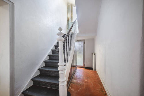 Treppenhaus (1) - Mehrfamilienhaus, Wohnhaus mit 220,00 m&sup2; in Würselen zum Kaufen