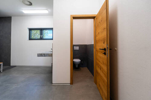 Umkleide mit WC - 