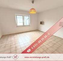 Langsur: Viel Raum für Familie oder WG - 4-Zimmer-Wohnung mit Einbauküche und Balkon.