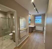 Exklusive Wohnung nach Kernsanierung | Designer-Küche | Balkon | begehbarer Schrank - Berlin Westend