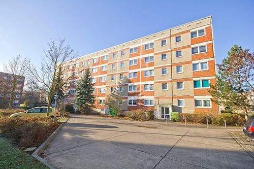 Ansicht vorn - 3 Zimmer Etagenwohnung zur Miete in Halle (Saale)