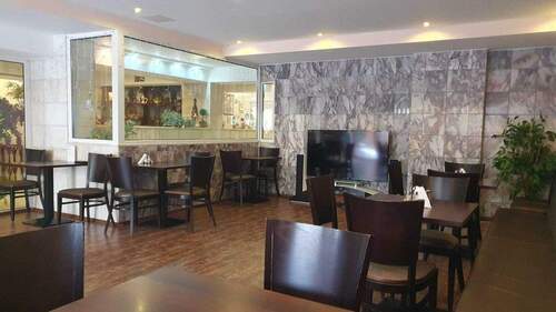 Bild 1 - Einmalige Investitionschance: Vielseitig nutzbare Immobilie mit Sauna-Infrastruktur