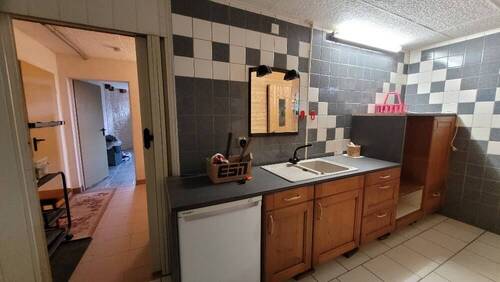 Kellergeschoss mit kleiner Küche - 