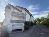 Ansicht Einfahrt Garage - Etagenwohnung mit 91,50 m&sup2; in Walldürn zum Kaufen