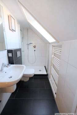 DG Tageslichtduschbad - 