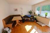 EG-Essplatz im Wohnzimmer - Mehrfamilienhaus, Wohnhaus mit 132,00 m&sup2; in Korntal-Münchingen zum Kaufen