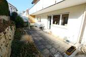 EG-Terrasse und Garten zur Südseite - 