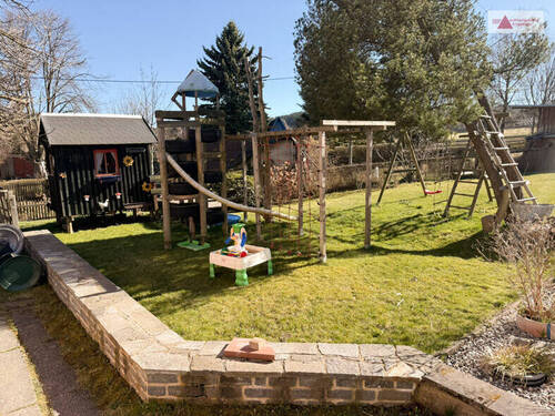 Garten mit Spielplatz - 