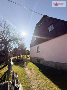 Giebelseite - Einfamilienhaus mit 255,00 m&sup2; in Crottendorf zum Kaufen