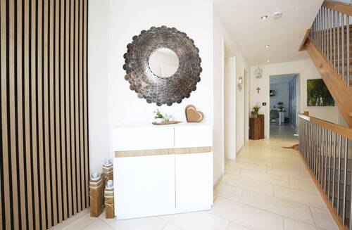 Einladender Eingangsbereich - 7 Zimmer Einfamilienhaus in Weihmichl