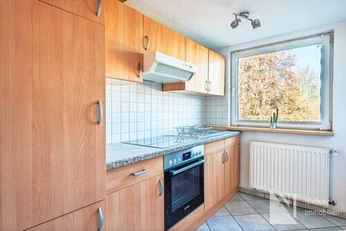 Küchenzeile in Buchoptik - 