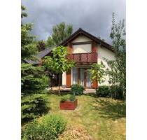 Hochwertiges Architektenhaus mit moderner Erdwärmeheizung direkt am Werdauer Wald