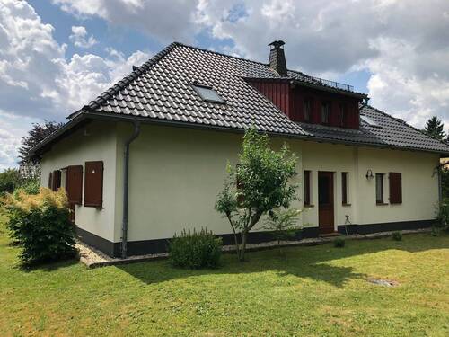 Hausansicht - 5 Zimmer Einfamilienhaus zum Kaufen in Werdau