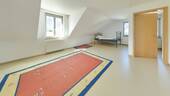 Schlafzimmer mit Ankleide OG - 