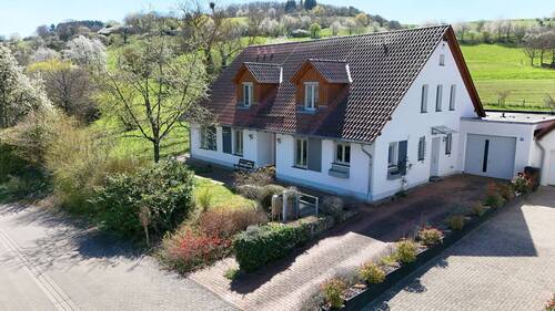 Ansicht - Wohnen im Grünen - Großzügiges Anwesen mit Streuobstwiese, Sauna und viel Raum