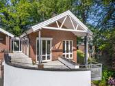 Terrasse zum Alsterlauf ausgerichtet - 