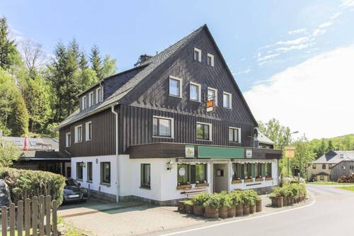 Außenansicht - 1 Zimmer Mehrfamilienhaus, Wohnhaus in Hermsdorf/Erzgebirge