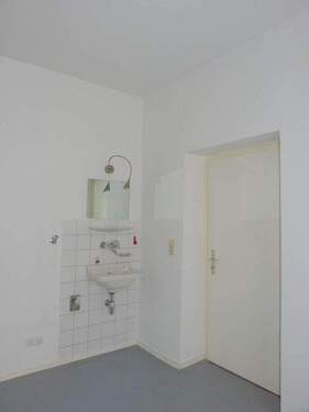 ... mit Waschmaschinenanschluss, etc. - 