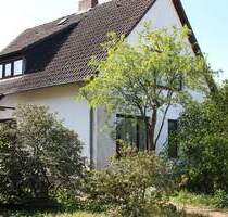 Grosses Einfamilienhaus mit Garage und riesigem Garten in guter Lage von Tostedt