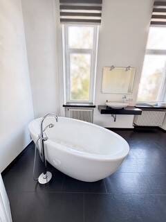 Badewanne frei stehend - 6 Zimmer Etagenwohnung in Kassel