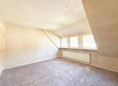 Wohnzimmer - 4 Zimmer Etagenwohnung zum Kaufen in Bremen