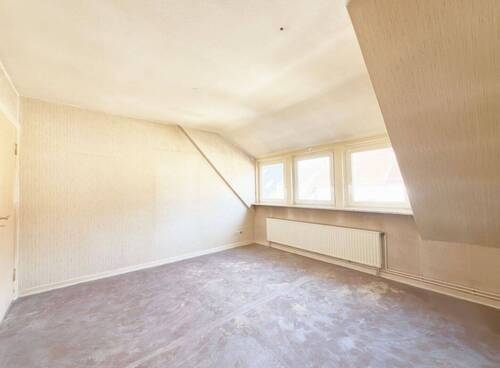 Wohnzimmer - 4 Zimmer Etagenwohnung zum Kaufen in Bremen
