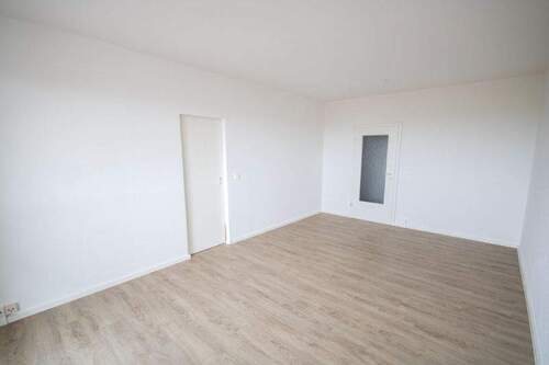 Wohnzimmer - 3 Zimmer Etagenwohnung in Halle (Saale)