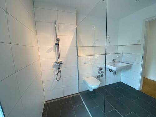 modernes Badezimmer - 