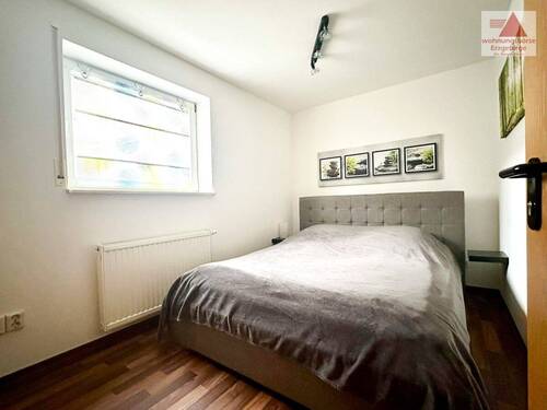 Schlafzimmer (Wohnung im Untergeschoss) - 