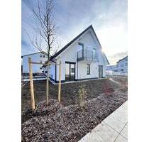 Familiengerechte Doppelhaushälfte mit Souterrain-Bereich, Speicher und großem Garten - München Feldmoching-Hasenbergl