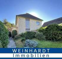 Einfamilienhaus mit Schwimmbad, Vollkeller und Baupotenzial auf großem Grundstück in Pinneberg