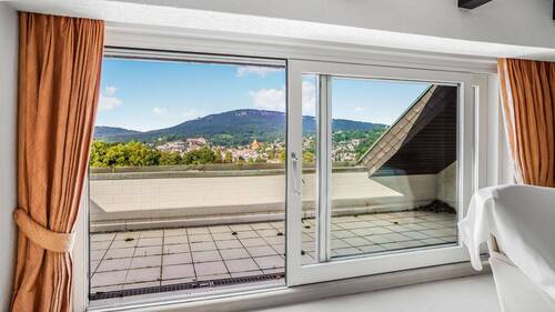 Sonnenterrasse - 4 Zimmer Etagenwohnung in Baden-Baden