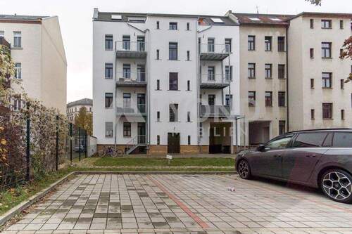 Stellplatz + Hinteransicht - 