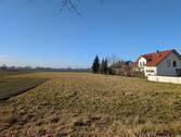 Blick von Osten/ Straßenseite - Großzügiges Baugrundstück mit vielen Möglichkeiten