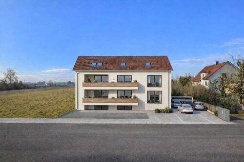 KI Beispiel Bebauung 3-Parteienhaus - 