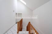 V9932-1 OG Treppenhaus - 