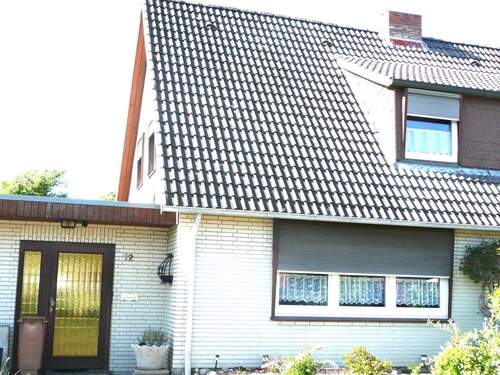 Angebot DHH FREI verfügbar ! - 25355 Barmstedt Doppelhaushälfte FREI ab Juni 2026 , ruhige Lage mit großzügiger hinterer begrünter Gartenfläche !