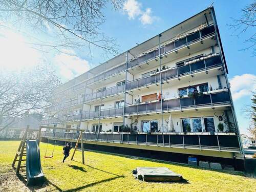 Gartenseite - Top 3 Zimmer Wohnung mit guter Ausstattung, 2 Balkonen, Einbauküche & Stpl.