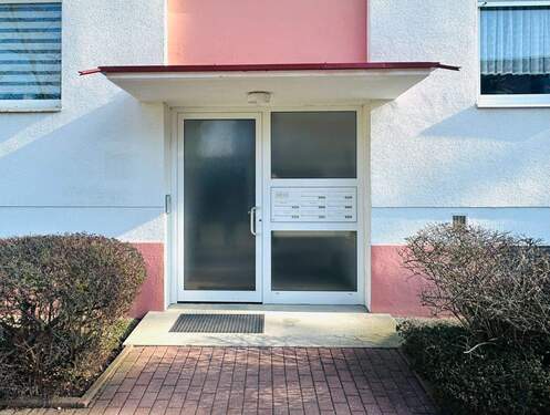 Eingang - 3 Zimmer Etagenwohnung zum Kaufen in Schwaig bei Nürnberg