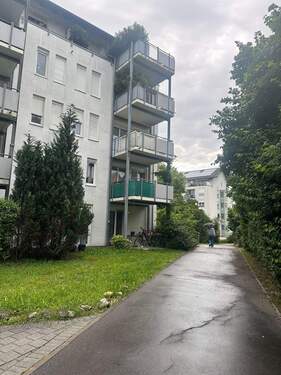 Mehrfamilienhaus mit Garten - 