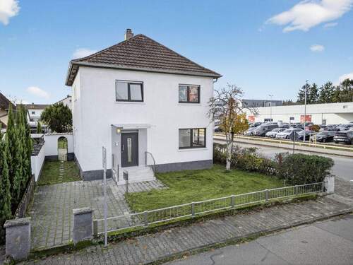 Hausfront 2 - 5 Zimmer Einfamilienhaus in Waghäusel