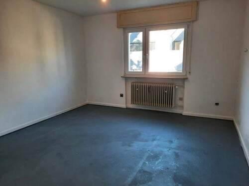 Schlafzimmer vor Renovierung Ist-Zustand - 