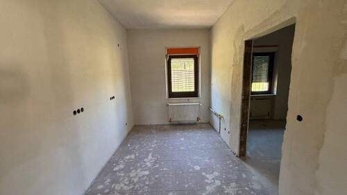 Küche - 5 Zimmer Einfamilienhaus zum Kaufen in Quierschied