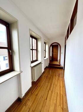 Flur - 8 Zimmer Einfamilienhaus in Kaiserslautern