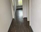 Flur - Renovierte und geräumige 1-Zimmer-Wohnung mit Einbauküche im Stadtteil Rennweg - Sulzbacher Straße