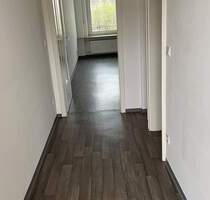 Renovierte und geräumige 1-Zimmer-Wohnung mit Einbauküche im Stadtteil Rennweg - Sulzbacher Straße - Nürnberg