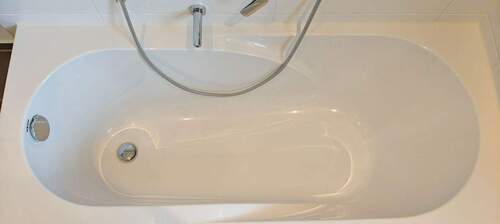 Moderne Badewanne von oben - 